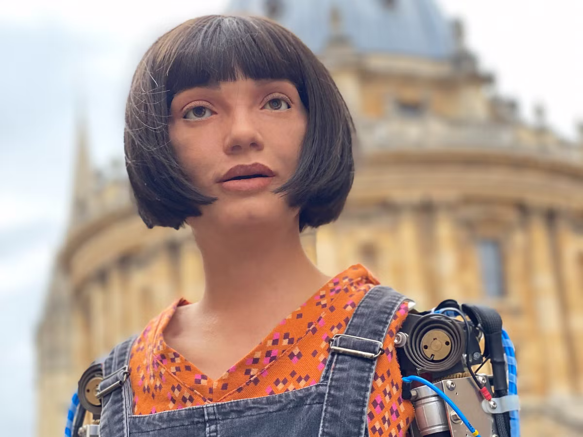 Ai-Da Robot
