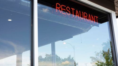 What Expert Guidance Do Lawyers Offer Restaurant Owners?